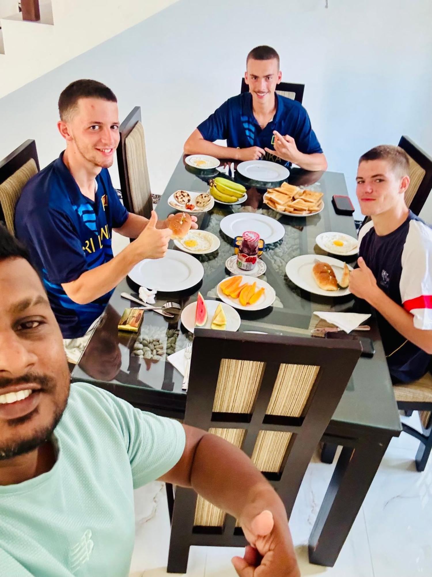 Ahasna Airport Villa Negombo Zewnętrze zdjęcie